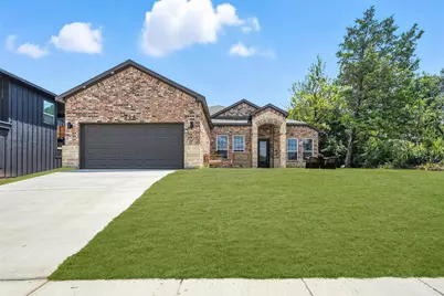 716 Oak Creek Drive, Hutchins, TX 75141 - Photo 1