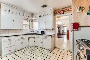 7207 Thurston Dr, Dallas, TX 75235 - Photo 12