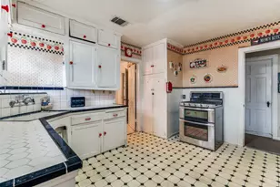 7207 Thurston Dr, Dallas, TX 75235 - Photo 14