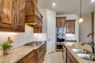 716 Sandbox Dr, Aubrey, TX 76227 - Photo 12