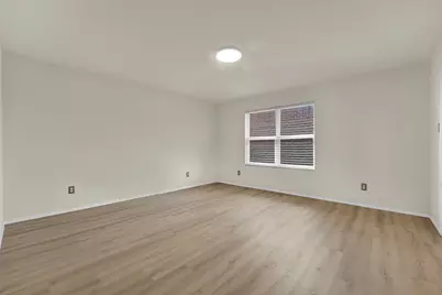 917 Bloomfield Drive, Grand Prairie, TX 75052 - Photo 18