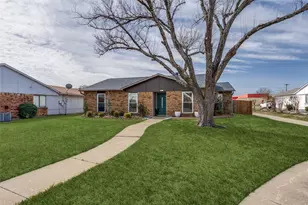 1913 Northwind Ct, Garland, TX 75040 - Photo 2