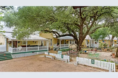 1002 W Pearl Street, Granbury, TX 76048 - Photo 8