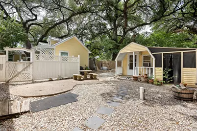 1002 W Pearl Street, Granbury, TX 76048 - Photo 34
