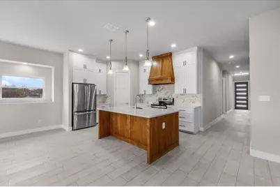 2561 Burton Avenue, Fort Worth, TX 76105 - Photo 4