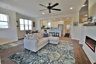 601 Eastpark Ln, Granbury, TX 76049 - Photo 10