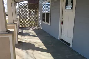 107 Scurlock Ave, Cleburne, TX 76031 - Photo 4