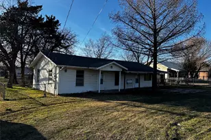 2001 Hickory Tree Rd, Balch Springs, TX 75180 - Photo 2