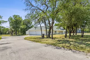 549 W Paloma Ct, Fort Worth, TX 76108 - Photo 4