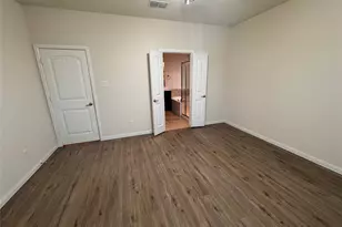 9121 Stormcrow Dr, Fort Worth, TX 76179 - Photo 4