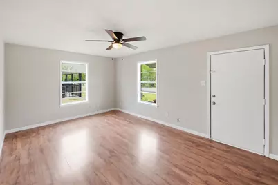 927 S Ave H, Clifton, TX 76634 - Photo 18