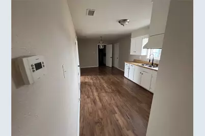 927 S H Avenue, Clifton, TX 76634 - Photo 8