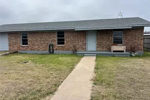 927 S H Ave, Clifton, TX 76634 - Photo 1