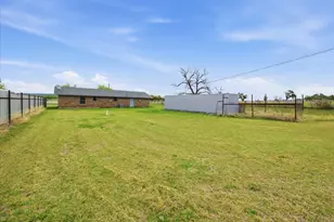 927 S Avenue H, Clifton, TX 76634 - Photo 20