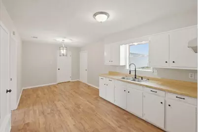 927 S Ave H, Clifton, TX 76634 - Photo 16