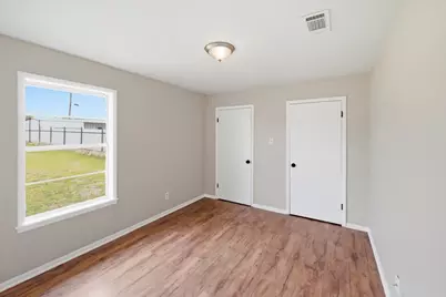 927 S Ave H, Clifton, TX 76634 - Photo 12