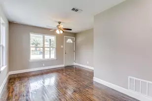 8121 W Elizabeth Ln, Fort Worth, TX 76116 - Photo 4