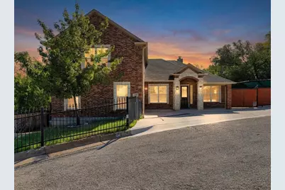 2700 Refugio Avenue, Fort Worth, TX 76164 - Photo 2