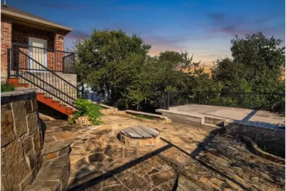 2700 Refugio Avenue, Fort Worth, TX 76164 - Photo 30