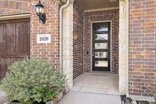 2420 Valley Ln, Carrollton, TX 75010 - Photo 2