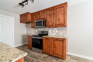 757 Tanglewood Dr, Burleson, TX 76028 - Photo 8