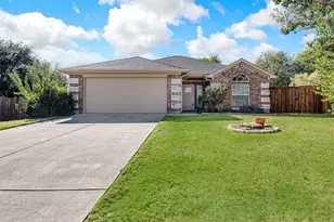 757 Tanglewood Dr, Burleson, TX 76028 - Photo 1