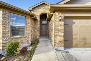 8213 Muddy Creek Dr, Fort Worth, TX 76131 - Photo 2