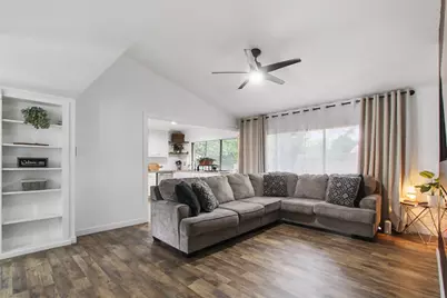 917 Park East Circle, Garland, TX 75043 - Photo 4