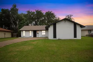 917 Park E Cir, Garland, TX 75043 - Photo 1