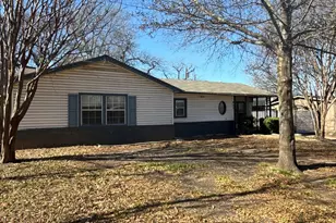 927 Powell Rd, Mesquite, TX 75149 - Photo 2
