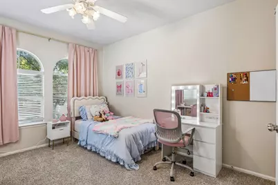 262 Legends Drive, Lewisville, TX 75057 - Photo 18