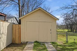 1227 La Vega St, Waco, TX 76705 - Photo 14