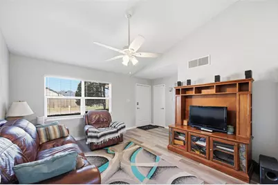 1017 Lesa Lane, Garland, TX 75042 - Photo 4