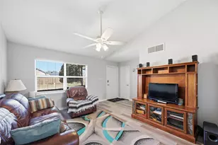 1017 Lesa Ln, Garland, TX 75042 - Photo 4