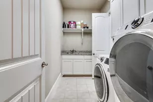 647 Fountainview Dr, Irving, TX 75039 - Photo 32