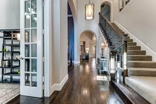 647 Fountainview Dr, Irving, TX 75039 - Photo 4