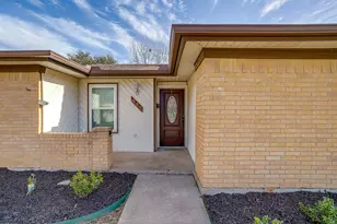 500 Berkshire Ct, Burleson, TX 76028 - Photo 6