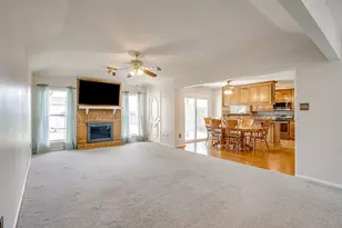 500 Berkshire Ct, Burleson, TX 76028 - Photo 10