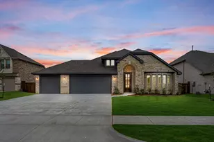 2203 Redding Dr, Mansfield, TX 76084 - Photo 2