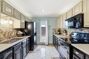 306 Pepperwood St, Coppell, TX 75019 - Photo 6