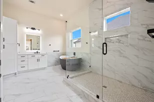 19071 White Bluff Dr, Whitney, TX 76692 - Photo 16