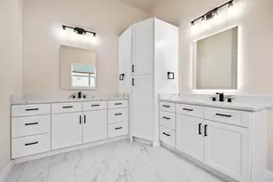 19071 White Bluff Dr, Whitney, TX 76692 - Photo 22