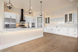 19071 White Bluff Dr, Whitney, TX 76692 - Photo 8