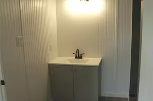 823 Blackfoot Ct, Granbury, TX 76048 - Photo 2