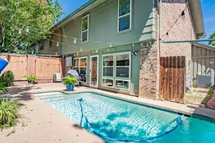 2410 S Graham Dr, Arlington, TX 76013 - Photo 32