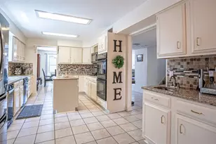 2410 S Graham Dr, Arlington, TX 76013 - Photo 14