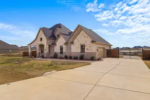 140 Highgate Dr, Venus, TX 76084 - Photo 1