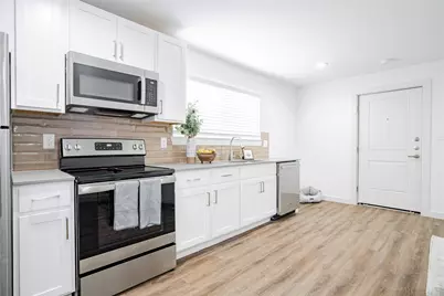 125 E 8th Street #205, Dallas, TX 75203 - Photo 2