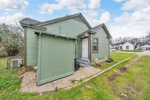 812 E Robert St, Fort Worth, TX 76104 - Photo 26