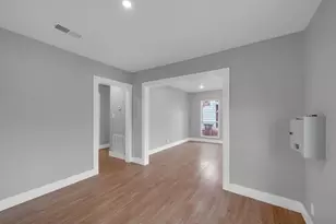 812 E Robert St, Fort Worth, TX 76104 - Photo 8